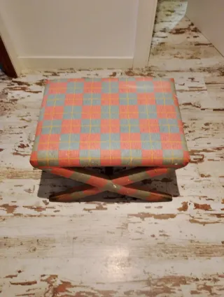 Reposapiés / Mesa Auxiliar Cuadros