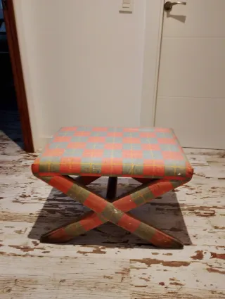 Reposapiés / Mesa Auxiliar Cuadros