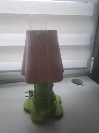 Lámpara infantil verde y rosa