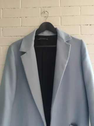 Abrigo azul Zara
