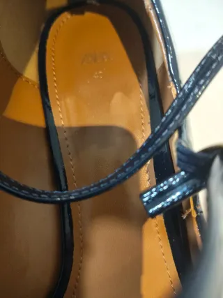 Zapatos charol azules con tira