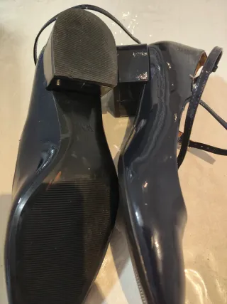 Zapatos charol azules con tira