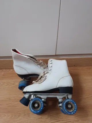 Patines blancos de ruedas