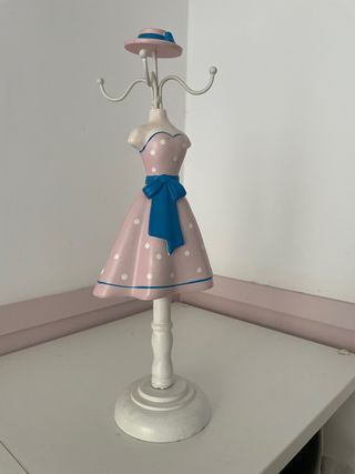 Colgador de pulseras vestido rosa