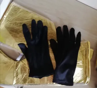 Disfraces de pages con accesorios. Todo 40 euros