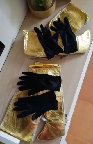 Disfraces de pages con accesorios. Todo 40 euros