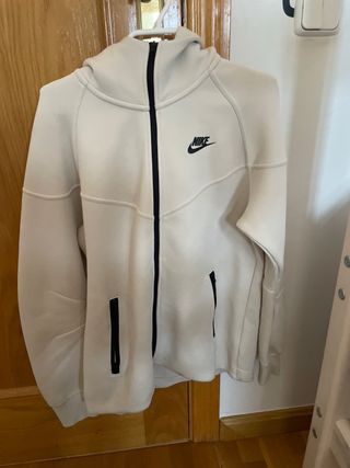 Sudadera Nike Tech beige chica