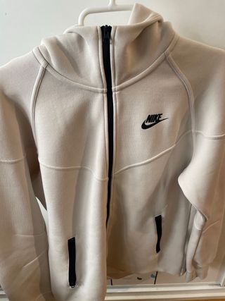 Sudadera Nike Tech beige chica