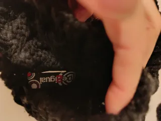 Gorro y guantes Desigual negros