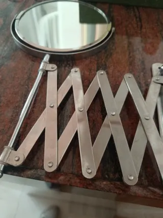 Espejo de aumento de baño extensible