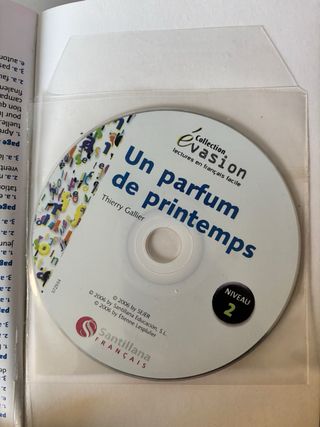 EVASION NIVEAU 2 UN PARFUM DE PRINTEMPS + CD