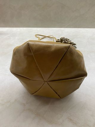 Bolso Charles Jourdan Marrón Dorado Flor