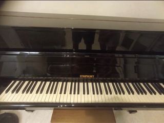 Piano Vertical Negro con banqueta de Piano