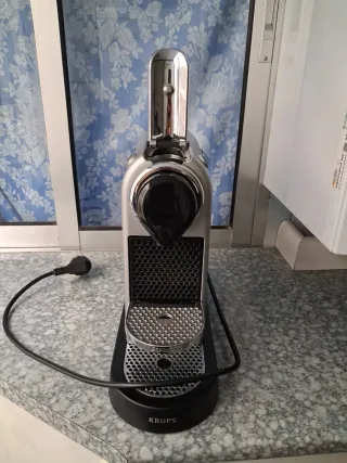 Cafetera Nespresso Krups Gris