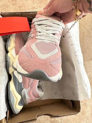 New Balance 9060 Rosa Beige