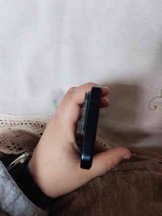 Vendo iPhone 15 Pro de 128 GB, color azul