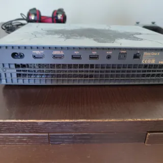 Xbox One X 1TB Edizione Limitata Gears of War 5