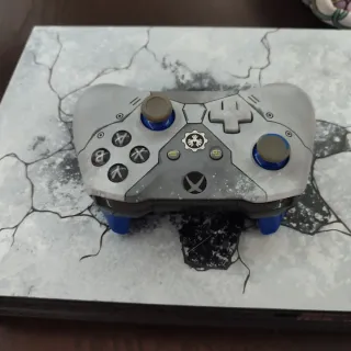 Xbox One X 1TB Edizione Limitata Gears of War 5