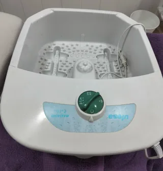 Lote mobiliario y maquinaria de estética.