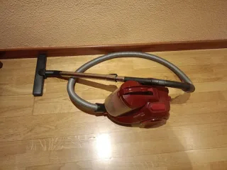 Aspiradora Rowenta Swift Power Cyclonic ,750w