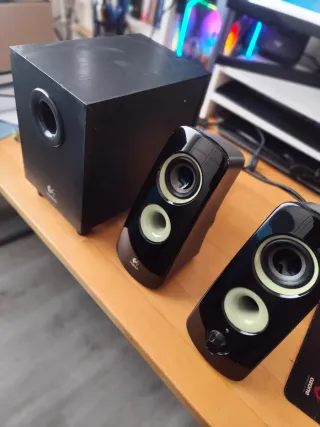 Altavoces Logitech Negros