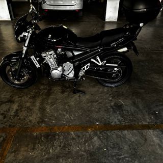 SUZUKI GSF BANDIT 650