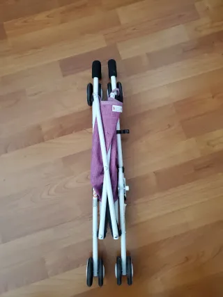 Silla de paseo para niña rosa, nueva sin usar