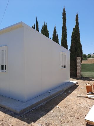 CASA SANDWICH MODELO ARAHAL EN 50 M2 ¡OFERTA!