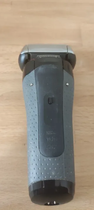 Afeitadora Braun Serie 5 + Base Autoclean