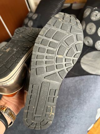 Zapatillas Victoria Beige y Negro