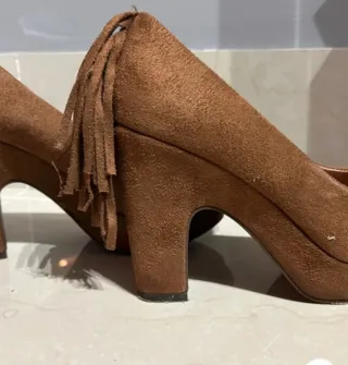 Zapatos miMao tacón plataforma flecos