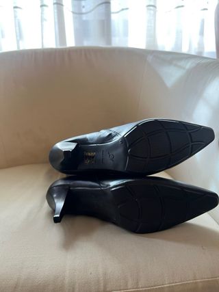 Botas de piel negras talla 41 con cremallera