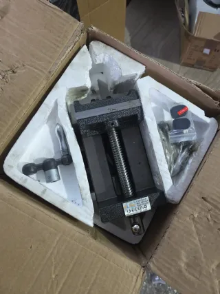 Torno de banco inclinable 4 pulgadas