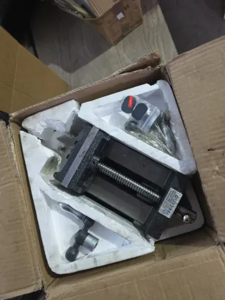 Torno de banco inclinable 4 pulgadas