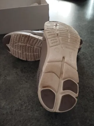 Scarpe Geox grigie e argento taglia errata