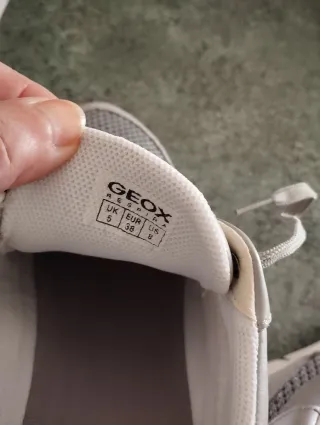 Scarpe Geox grigie e argento taglia errata
