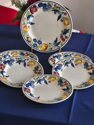 Juego de platos CHURCHILL, "PALOMA".