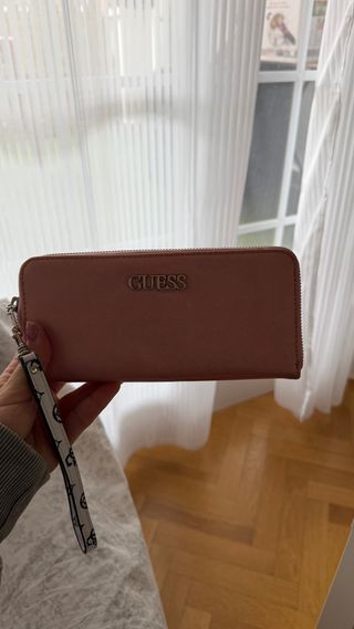 Cartera Guess Rosa con Correa