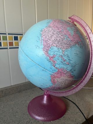 Globo Terraqueo Rosa Brillante