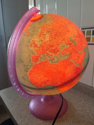 Globo Terraqueo Rosa Brillante