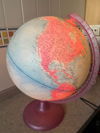 Globo Terraqueo Rosa Brillante