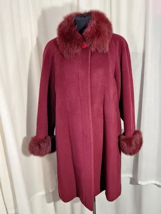 Cappotto donna lana vergine collo bordeaux