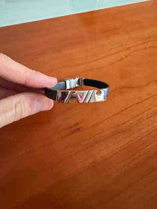 Pulsera Lotus Cuero Negro y Plata