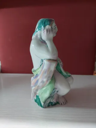 Mujer sentada Colmeiro Sargadelos