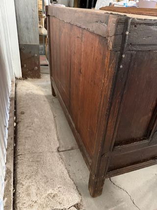 Aparador de madera tallada ANTIGUA RESTAURADA
