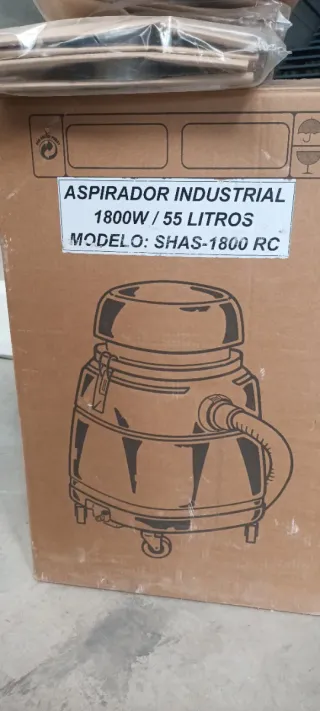 Aspiradora industrial con accesorios