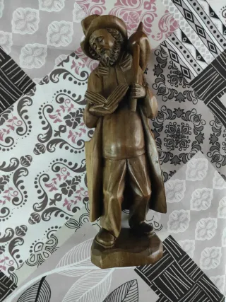Figura de madera tallada 30cm.