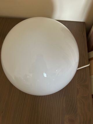 Lámpara de mesa esférica