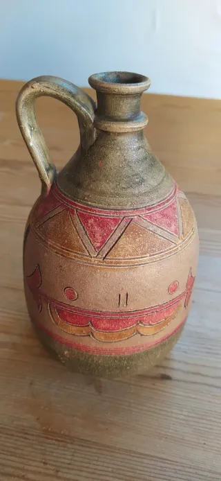 Jarrón de cerámica decorado