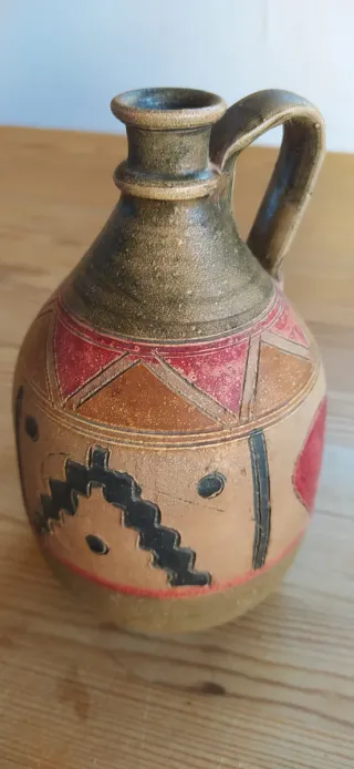 Jarrón de cerámica decorado